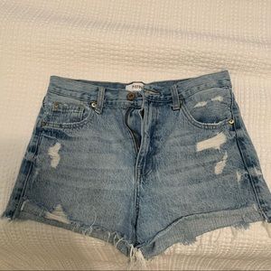 Pistola light wash jean shorts. size 26